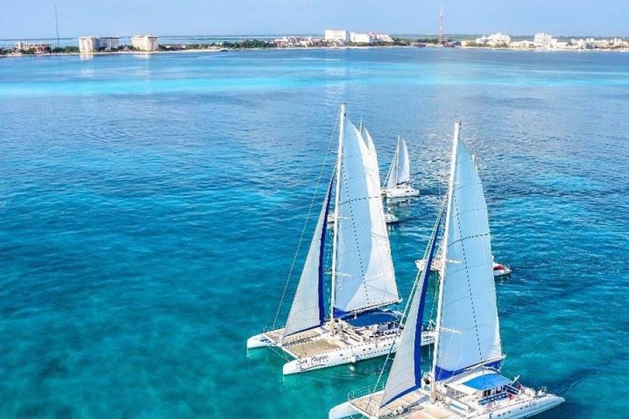 Excursión en velero de lujo a Isla Mujeres desde Cancún