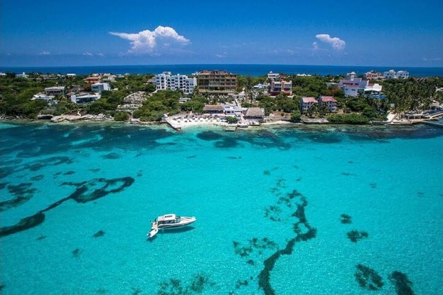 Vive una Aventura de Lujo en Catamarán a Isla Mujeres desde Puerto Morelos